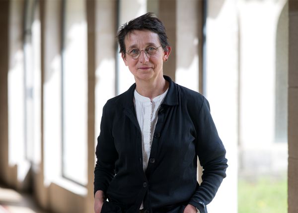 Photo : Cristina Tébar Less a affûté son expertise en matière de conduite responsable des entreprises pendant sa carrière à l'OCDE © Gautier Dufau