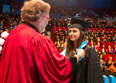 Photo Cérémonie de remise du diplôme de doctorat de l'université de Bordeaux  © Noel Fouque