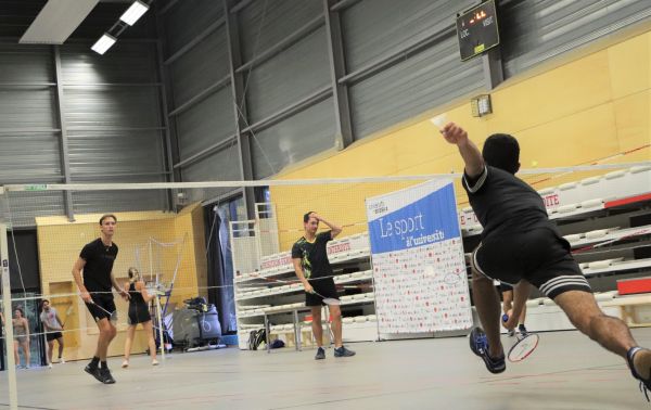 Photo : L'université propose des infrastructures sportives récentes et adaptées à bon nombre de sports, comme ici, la Halle des Sports (campus Monadey). ©université de Bordeaux 