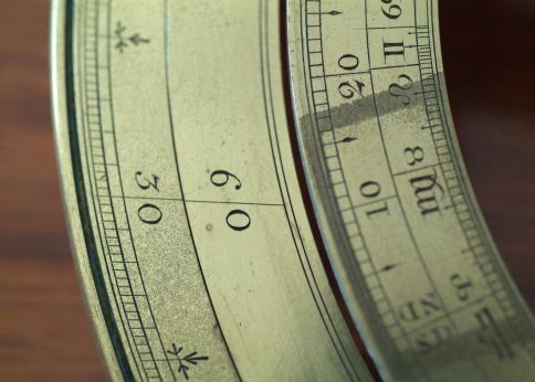 Photo Horloge et instruments de mesures de l'observatoire astronomique de l'université de Bordeaux © Université de Bordeaux